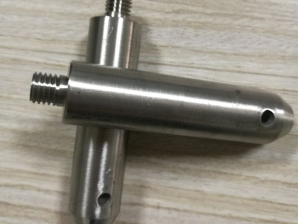 鈦合金超聲變幅桿有裂紋，為什么？