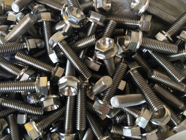 鈦合金鍛件與鑄件的性能分析及主要應用領域